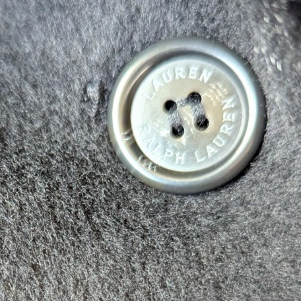 Elegant Black Coat with Faux Fur Collar - Picture 9 of 10